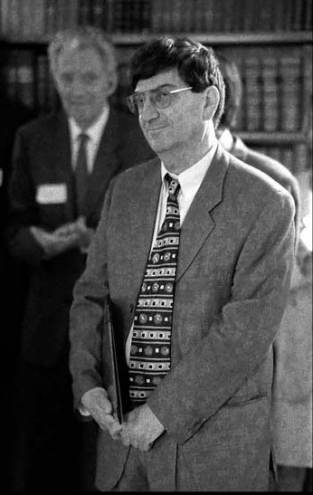 Lucien Jaume, lauréat du Prix Guizot du Conseil général du Calvados 1998. Photo de François Louchet.