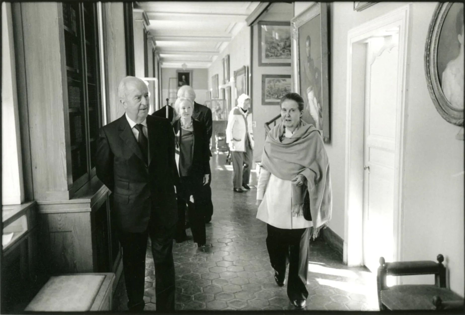 Edouard Balladur, winner of the Calvados County Council's Prix Guizot, and Catherine Coste. Visit to Val-Richer. 2010 Guizot-Calvados Prize.